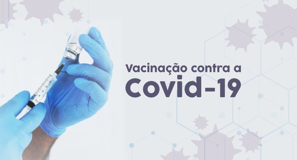 0118 vacinacao covid19 - Aplicação da vacina Pfizer contra a covid19 em Niteroi.